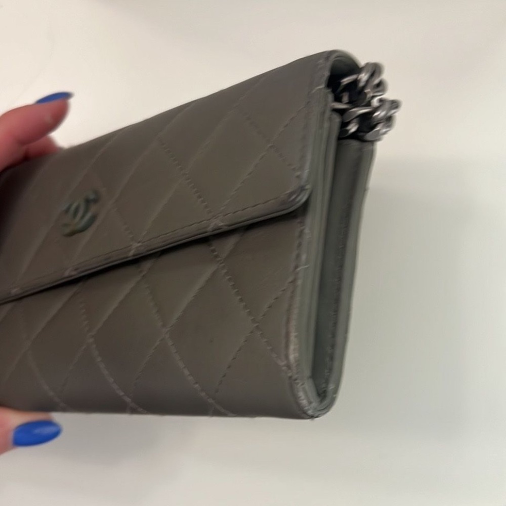 Authentic RARE Chanel Quilted Wallet Gray Matte CoCo with Added chain - Picture 5 of 10